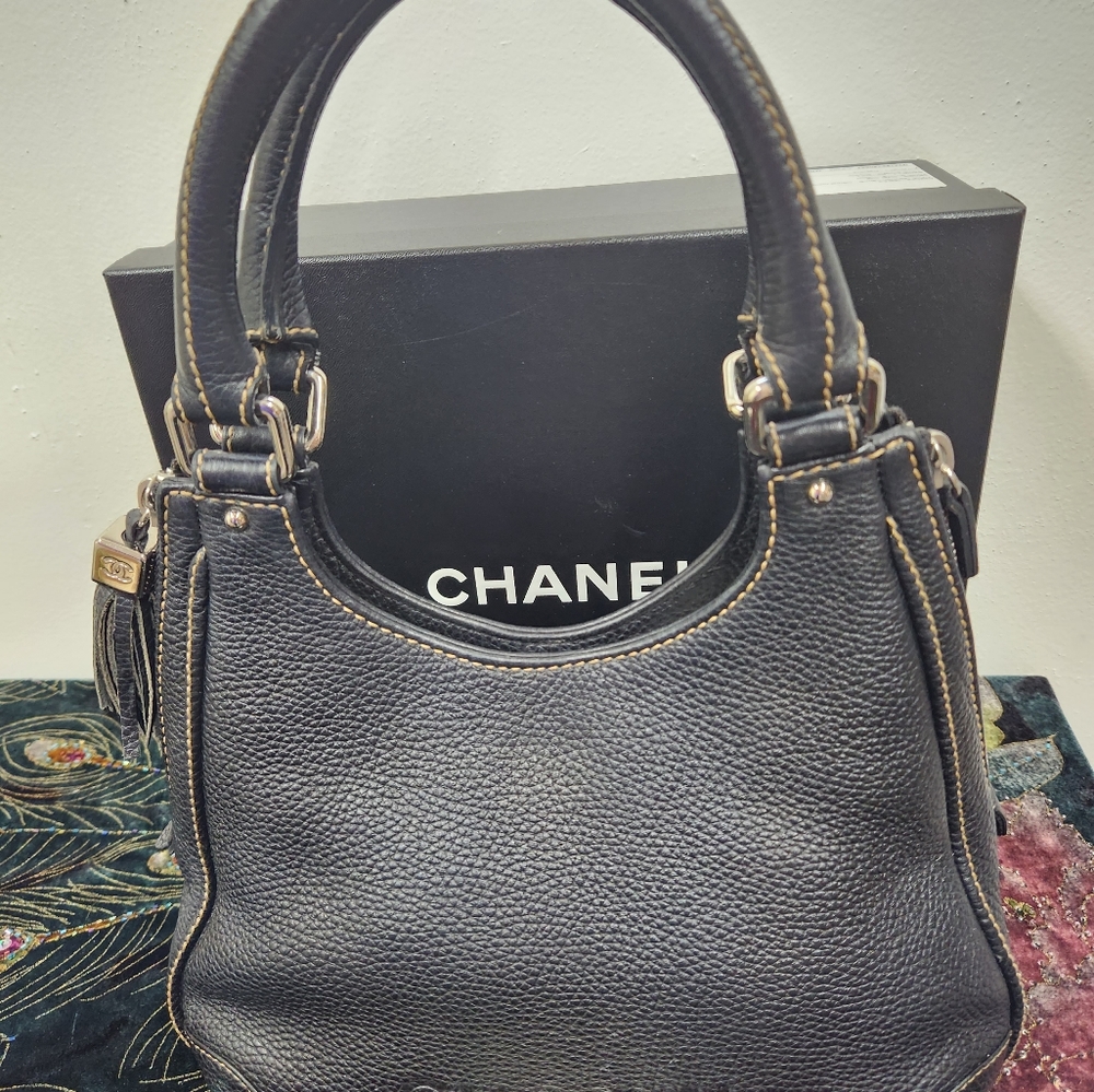 Chanel Bag - Picture 2 of 16